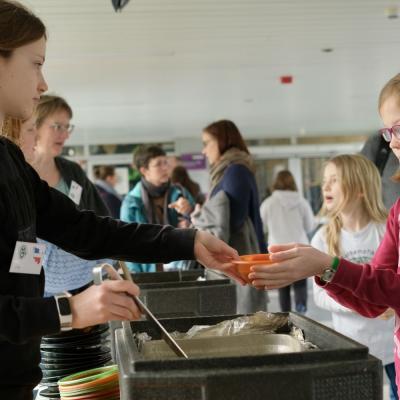 Suppe in der Mittagspause - Foto: Jürgen Küppers
