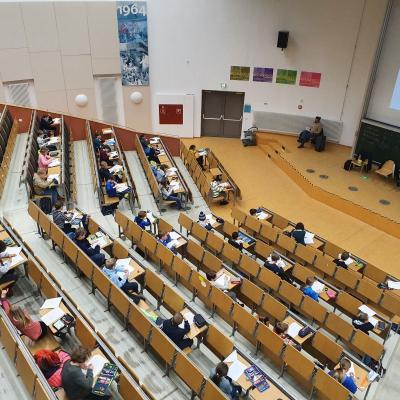 Begrüßung und Klausur im Hörsaal